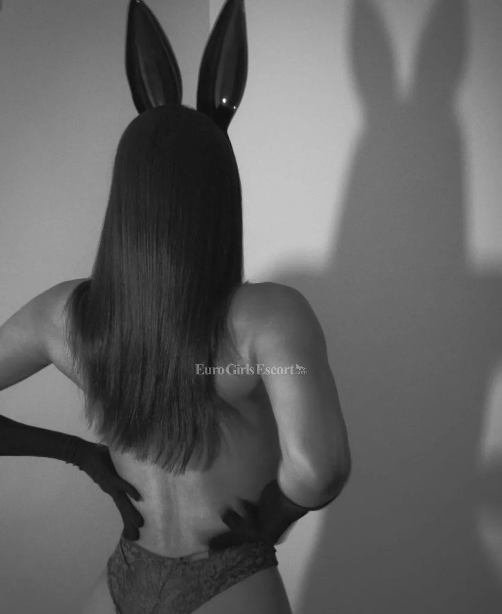 Melinda photo 3