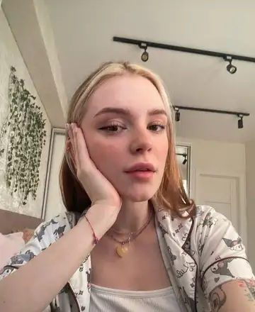 Elenia preview