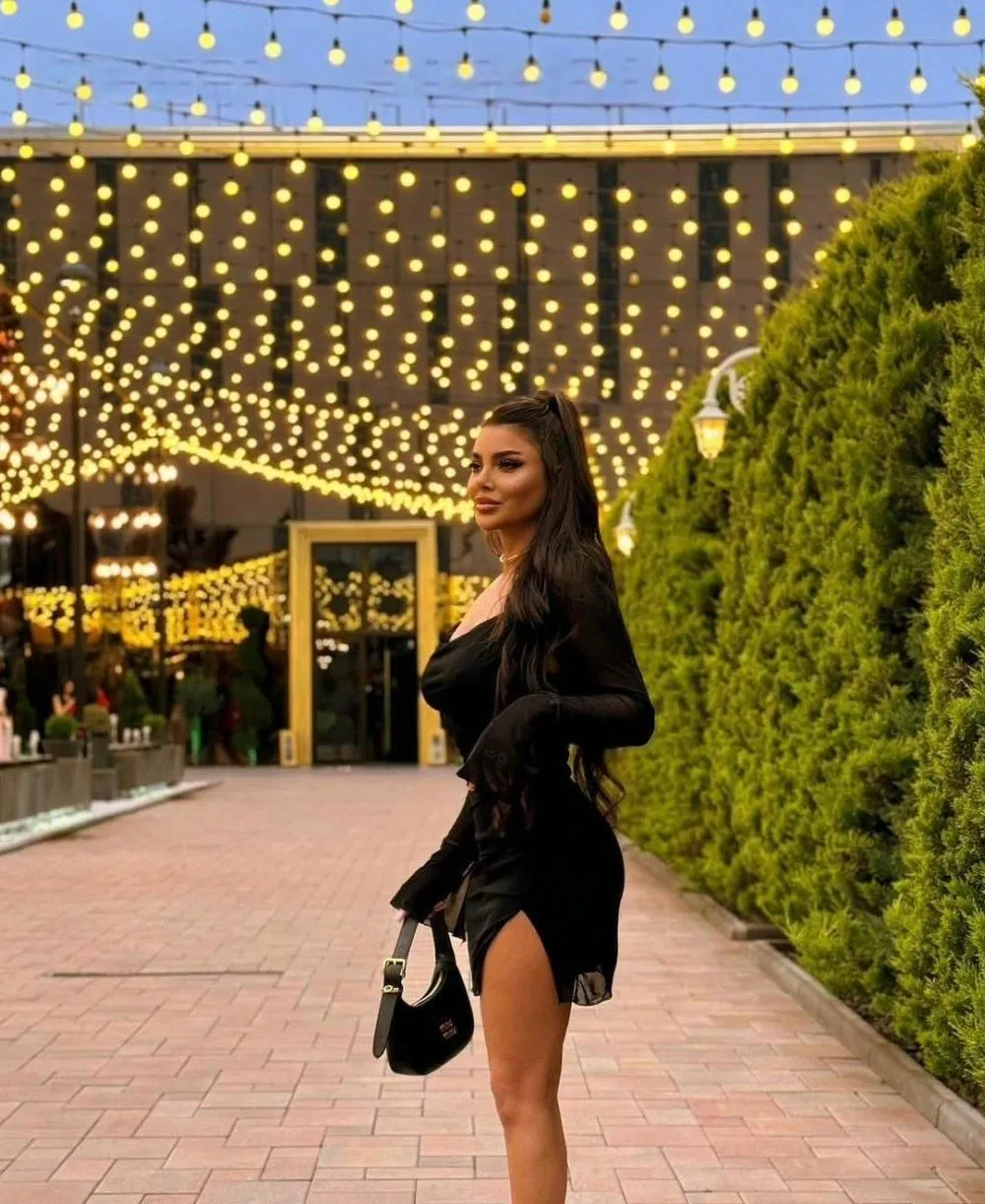 Lara photo 3