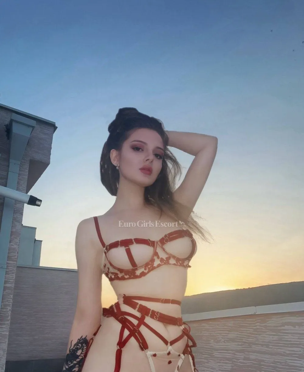 Lilith Liber Pornstar photo 2